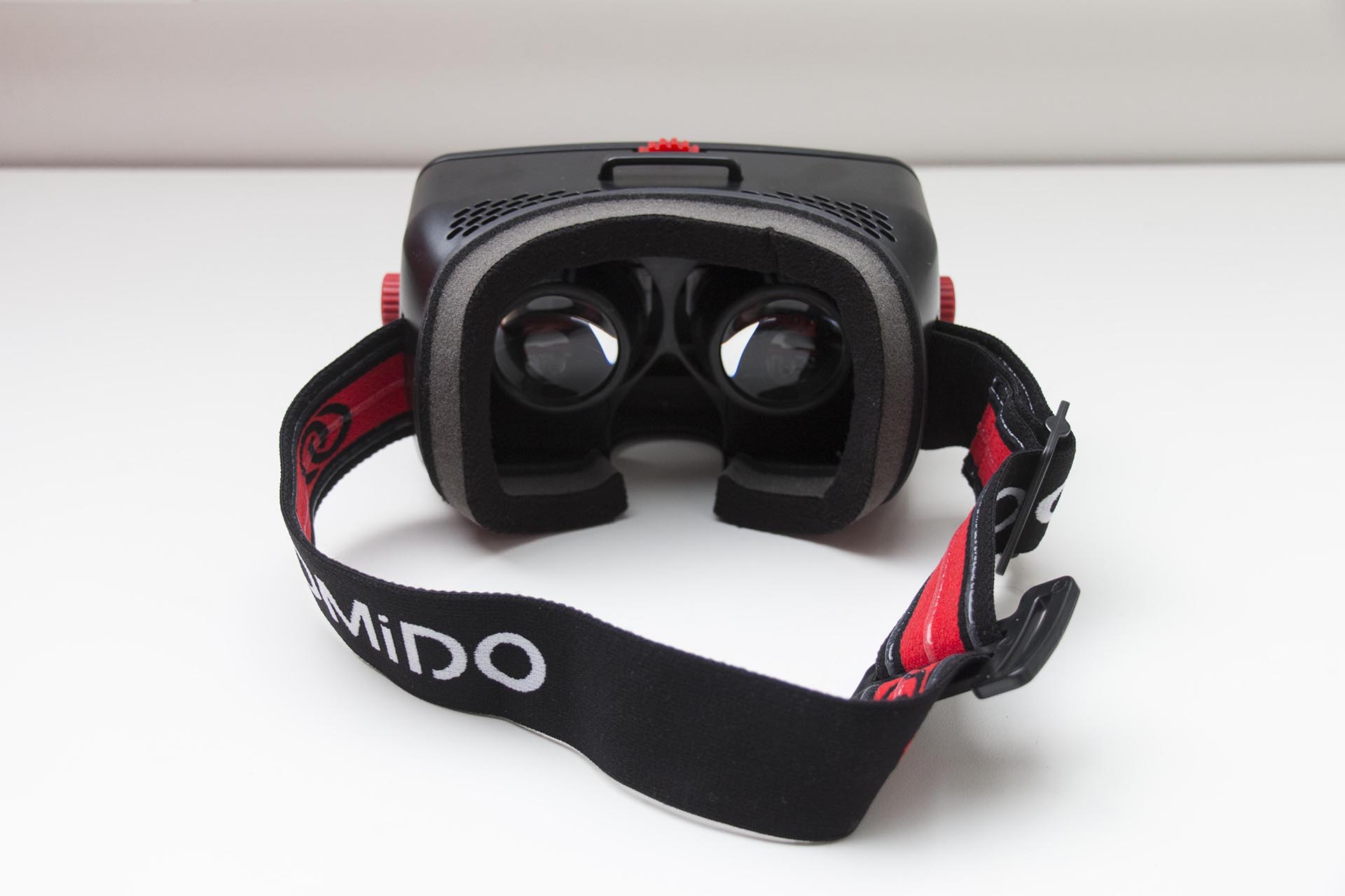 Review: Homido (VR Headset) - GadgetGear.nl